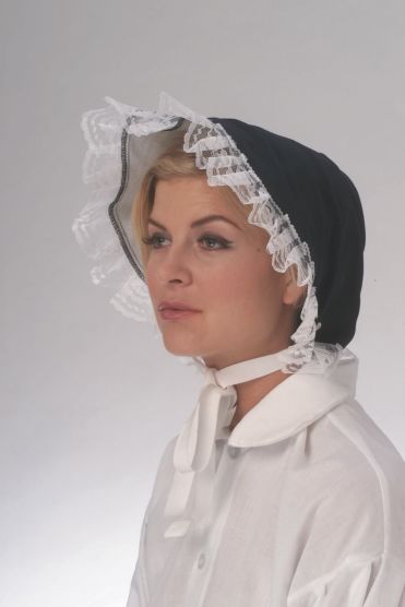 BONNET W/LACE